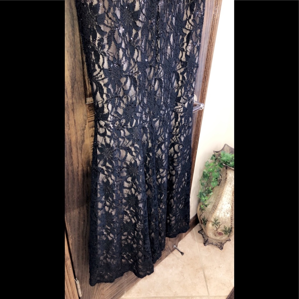 Women’s Formal Dress Size 10 Mermaid Black Betsy & Adam Sequins Lace Gown - Picture 7 of 8